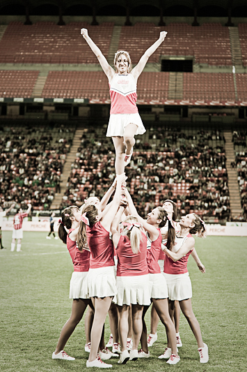 © Vincenzo Cammarata, Milano, 2010, Leader si nasce. Cheer si diventa.