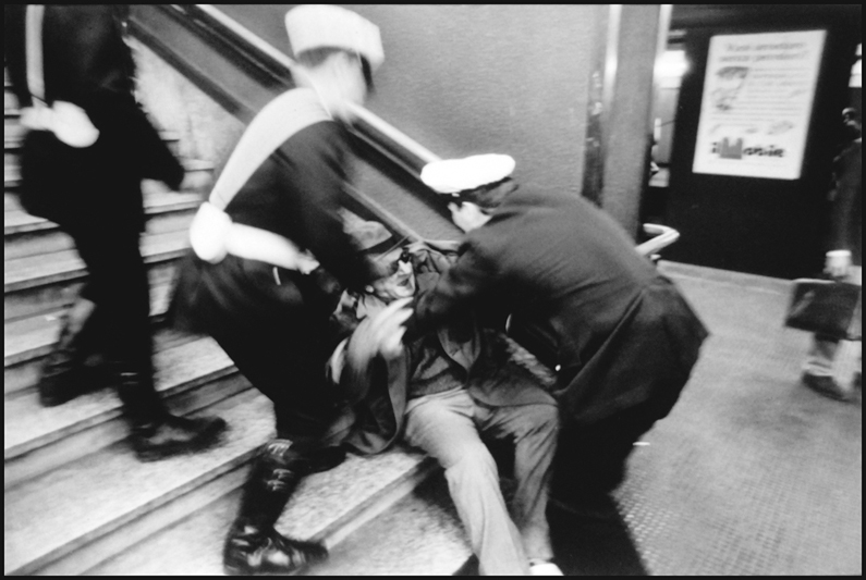 © Claudio Vitale, 1989, Milano, Homeless