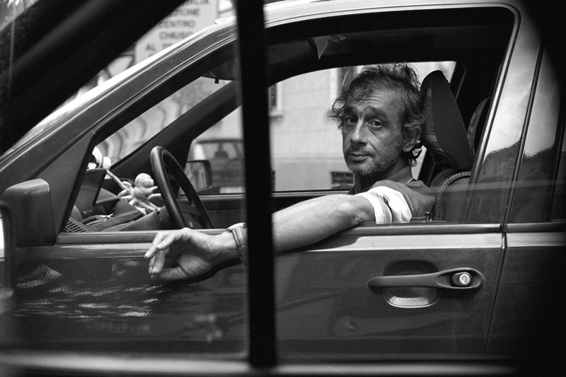 © Piero Raffaelli, Milano, 2010, Dentro l'auto